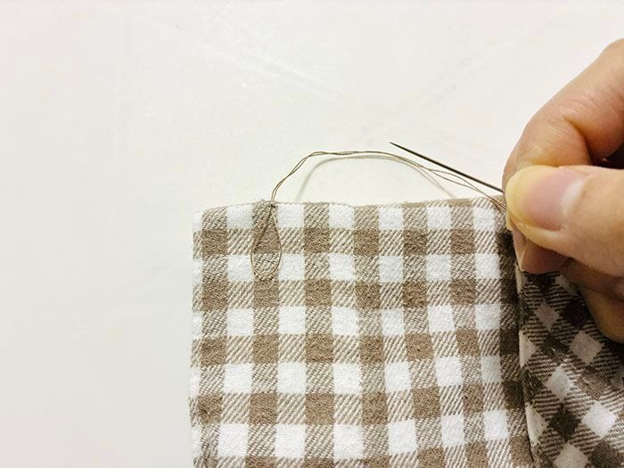 「玉結び」も「玉止め」もしなくてOK！？超簡単なボタンのつけかた。プロ並みにきれいな仕上がりに♪