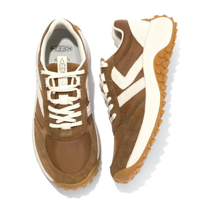 薄底 スニーカー レトロモード KEEN KS86 丸みのあるトゥとドットのアウトソールがユニーク。ブラウン×白の配色も旬。1万6500円（キーン／キーン・ジャパン）