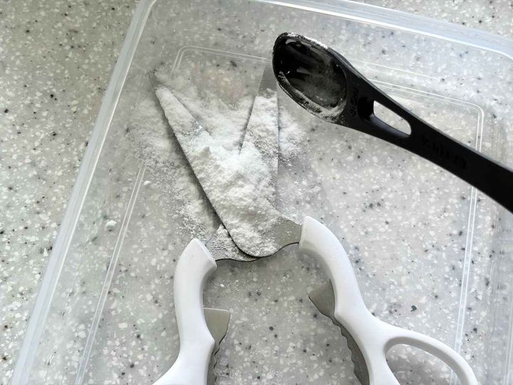 画像2: はさみ掃除には、あの調味料を活用！