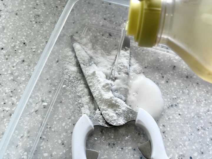 画像3: はさみ掃除には、あの調味料を活用！