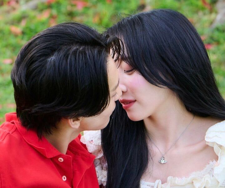 モテモテの紅白出場アーティスト、同日に2人の男性と続けてキス！