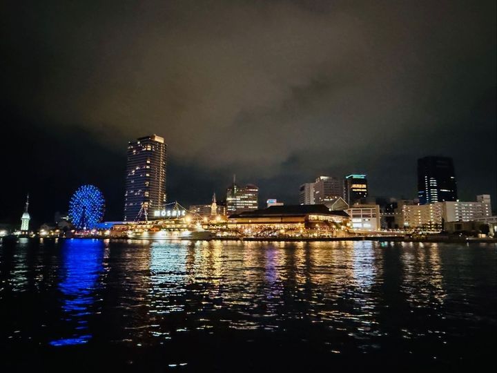 神戸の夜景は格別！情熱的な赤が象徴