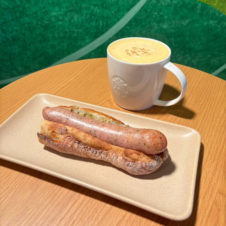 スタバ スタバ パンプキン スープチーノ®、ハーブソーセージ スターバックス バゲットサンド