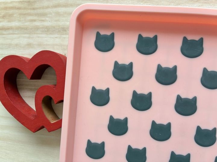 【セリア】ネコが可愛い〜滑り止め付きトレーを見つけました！