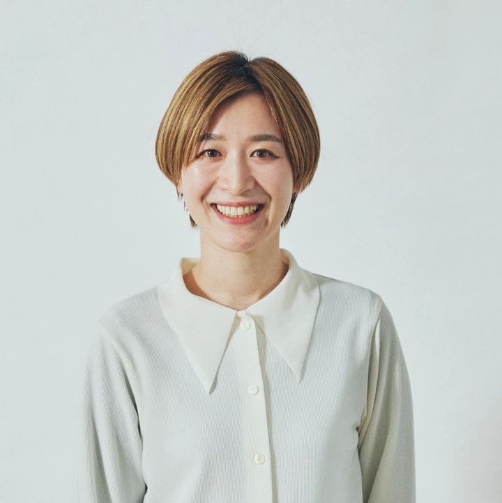 【2026年】秋への移ろい。抜け感「前髪なし ショートボブ」19選。東京の実力サロンが作る大人女子に似合う髪型まとめ_26