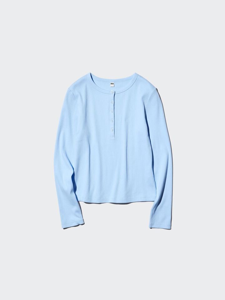 水色のリブ素材ヘンリーネックTシャツ