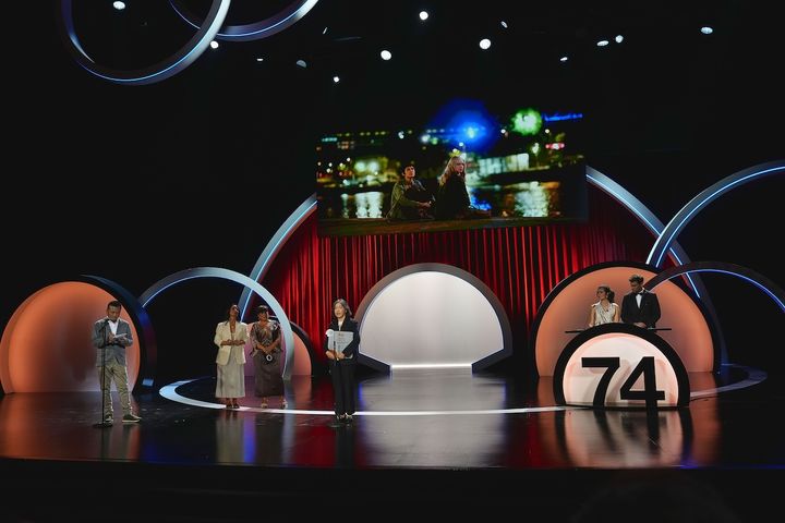 濱口竜介監督『急に具合が悪くなる』新たな快挙！ 松田広子Pが日本人初のRTVE Otra Mirada賞