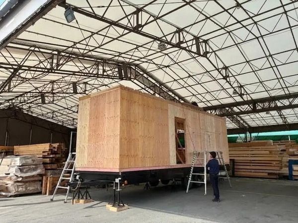Mobitectが、トレーラーハウス(福岡県産木材仕様)を伊万里木材市場 大分営業所に納品