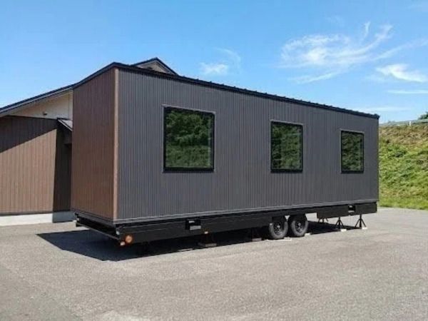 Mobitectが、トレーラーハウス(福岡県産木材仕様)を伊万里木材市場 大分営業所に納品
