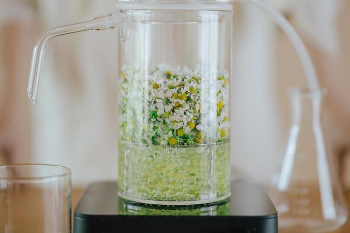 植物の香りが恋しくなるのは、休みたいサイン？「芳香蒸留水」で心地よく整える