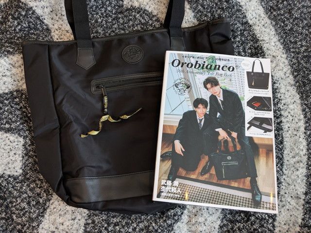 Orobianco 30th Anniversary Tote Bag Bookの表紙と付録のトートバッグ