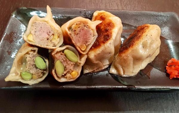 阿佐ヶ谷「青卯餃子」で季節限定「枝豆コーン餃子」販売中！日本酒のペアリングも提案
