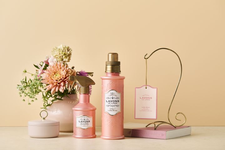 柔軟剤で人気の《LAVONS》から、気分まで華やぐ2つの新しい香りが登場！
