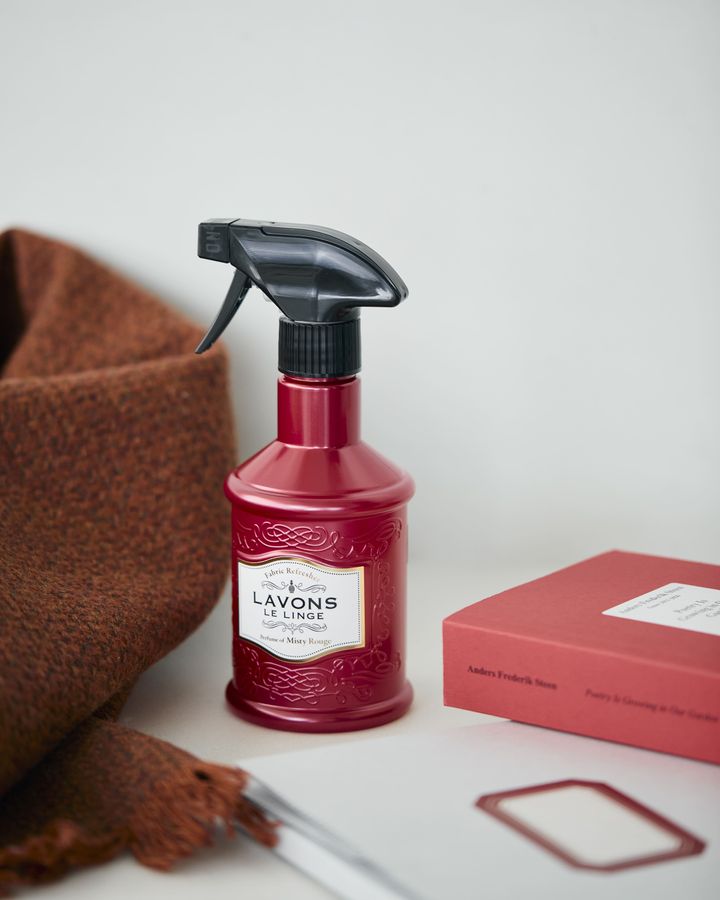 柔軟剤で人気の《LAVONS》から、気分まで華やぐ2つの新しい香りが登場！