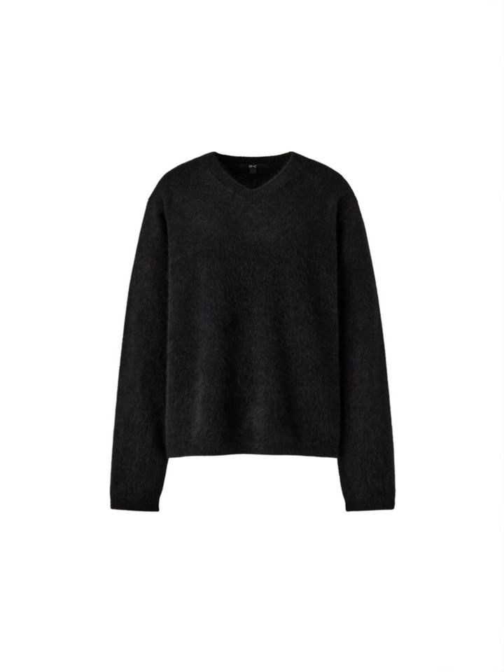 フラッフィカシミヤリラックスＶネックセーター￥12,900