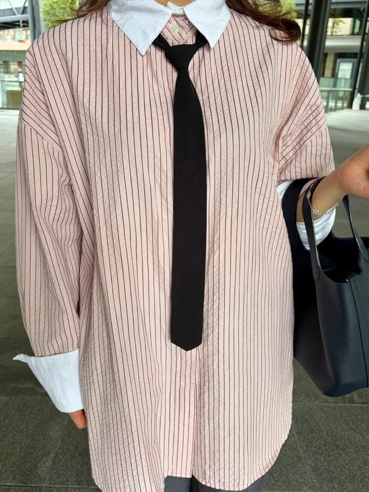 野口さんシャツコーデ