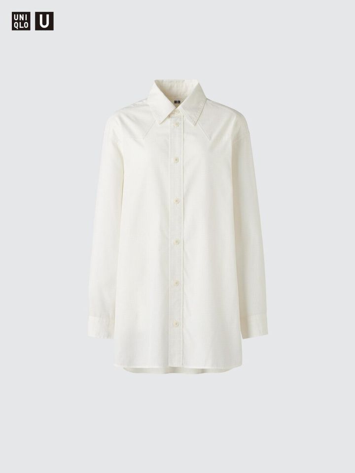 白い無地のシンプルな長袖ロングシャツ