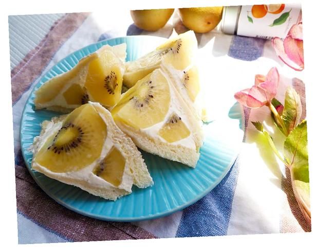 黄色が眩しい「ゴールドキウイサンド」 （C）にいざか にいこ／KADOKAWA