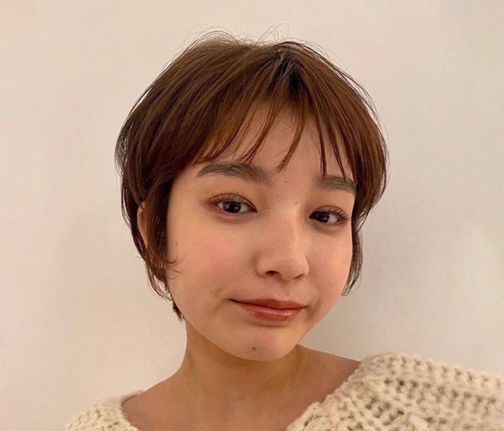 フェミニンな甘めショートボブ 正面