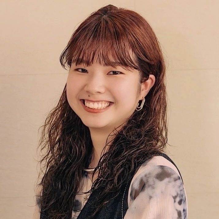 【2026年】大人女子「前髪ありショートボブ」17選。夏のダメージをケアするヘアチェンジなら、前髪を”大人っぽく可愛く”する最旬スタイルを。_4