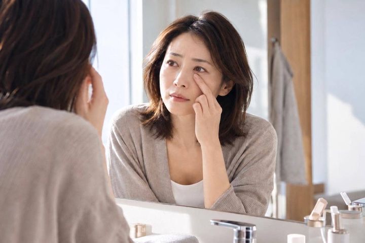 「最近、朝起きると目やにが増えた気がする…」40代以降が知っておきたい“目”の変化