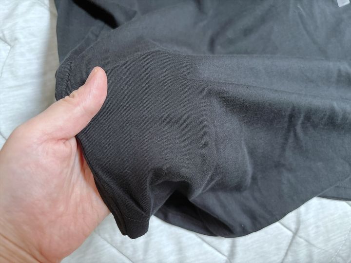 綿100％で、見たよりもずっと軽い