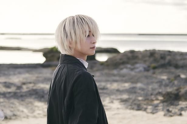 輪花の前から突然姿を消した恋人、吐夢 [c]2026『マッチングTL』製作委員会