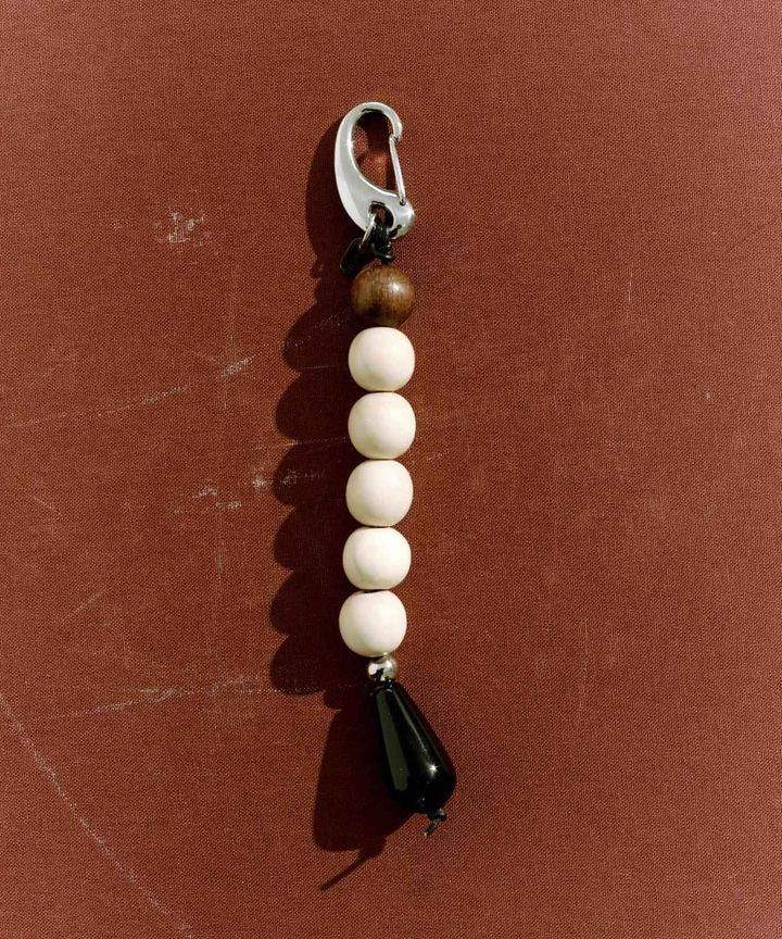 画像: SMELLY so’ wood onyx key charm ¥5,500（スメリー ソー） 出典：スメリー