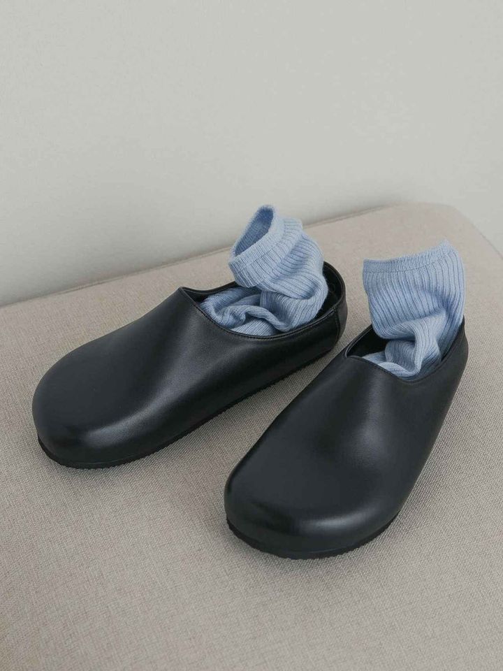 画像: 『別注』REMME×URBAN RESEARCH DOORS CLOG SHOES ¥17,600（アーバンリサーチ ドアーズ） 出典：アーバンリサーチ ドアーズ