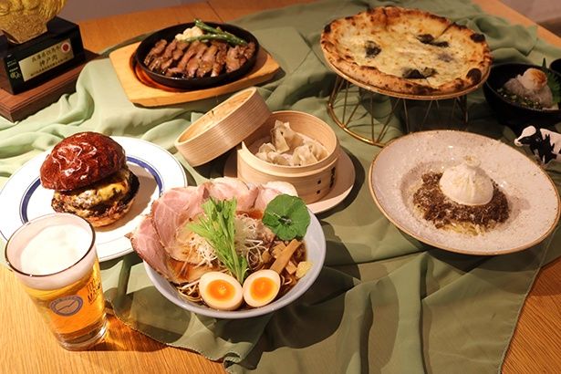 1階のフードホールは神戸最大級。神戸牛や洋食、スイーツのほか、神戸のクラフトビールや灘の日本酒も味わえる