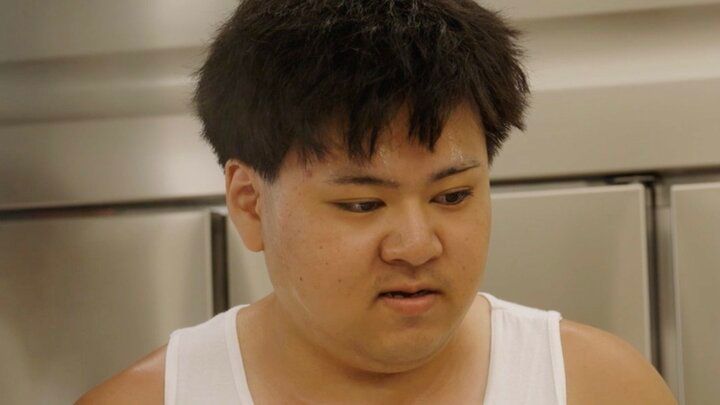 【写真・画像】13年ひきこもりの22歳“幼卒”男性が意外な特技披露「手際いい」「料理長みたい」 1枚目