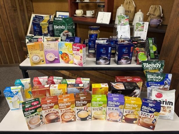 インスタントコーヒー、ドリップパック、スティックコーヒーなど、さまざまなスタイルのコーヒー製品が誕生