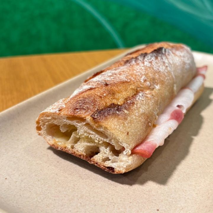 ハム＆ゴーダチーズ スターバックス バゲットサンド 