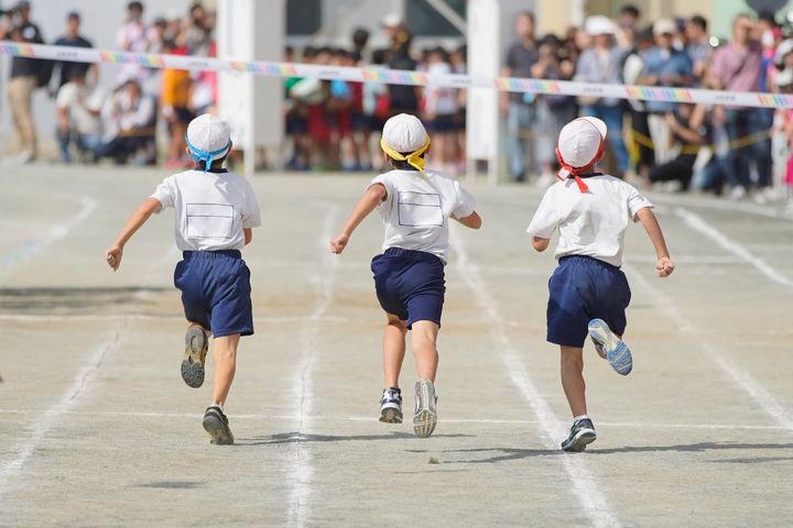 子どもが運動会に参加したがらない場合、親はどう対応すべきか（画像はイメージ）