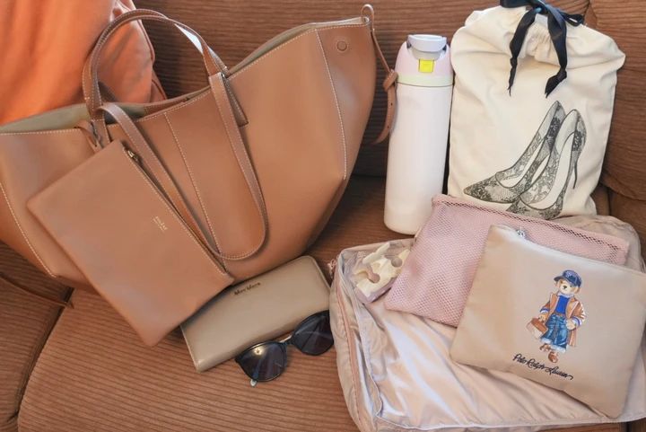 ポレーヌ「Cyme」に入れている荷物を並べた様子