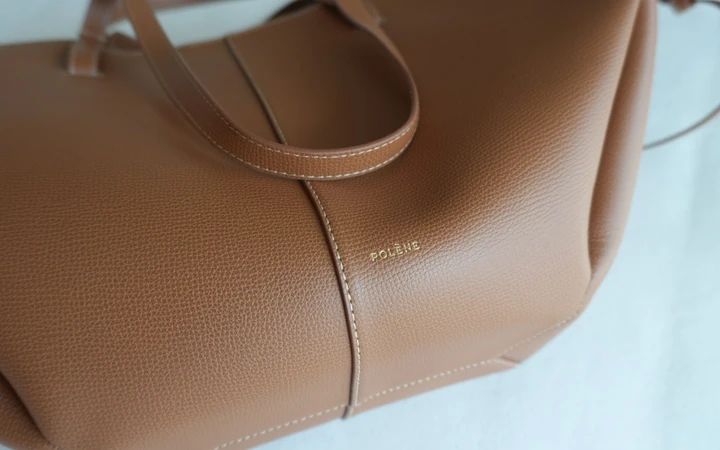 ポレーヌ「Cyme」のレザーバッグ