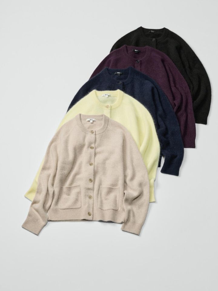 ベージュのフラッフィカシミヤカーディガン