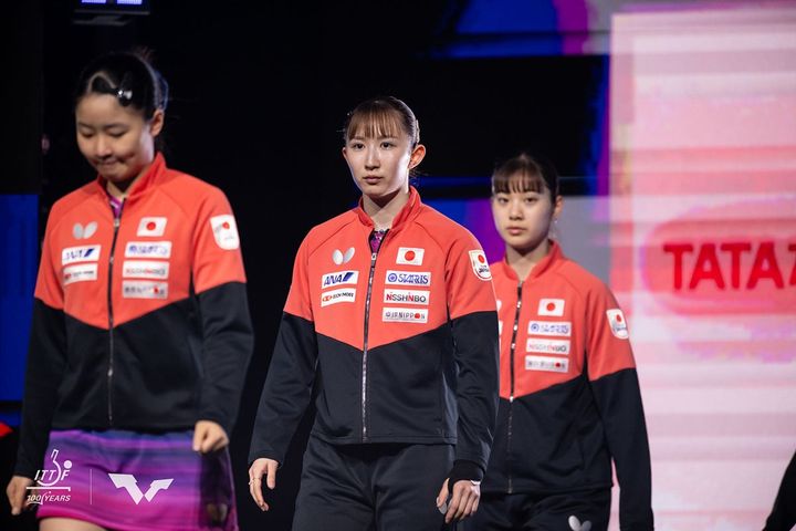 早田ひな（写真中央）（C）ITTF