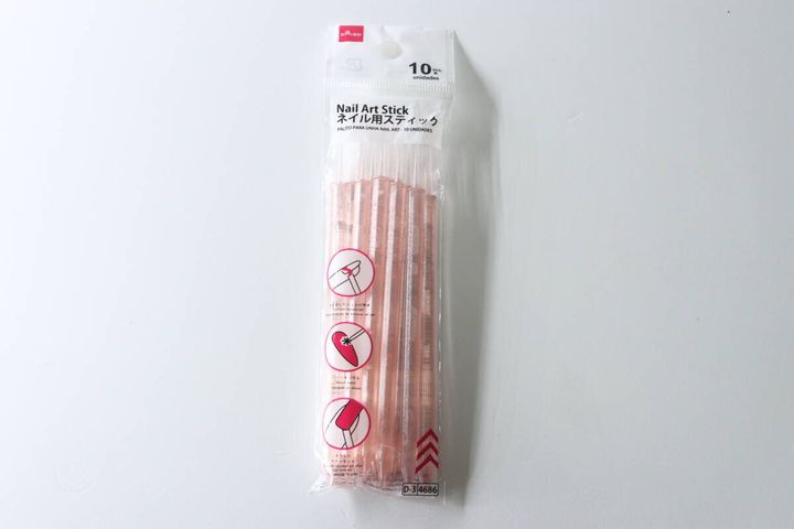ダイソーネイル用スティック10本入りのパッケージ
