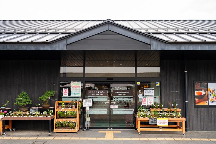 「道の駅 日光 日光街道ニコニコ本陣」ニコニコマルシェの入口