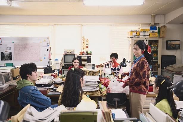 ハツラツとしてリーダシップにも優れた恵 [c]2026「ファーストボイス」製作委員会