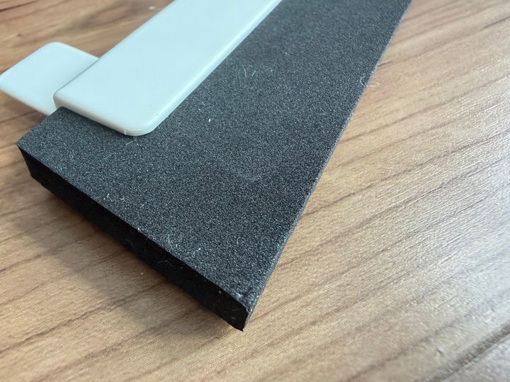 発泡ゴムでできているフロアラバーほうき
