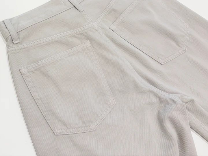 デザイン：ワイドなのにすっきり見える絶妙シルエット