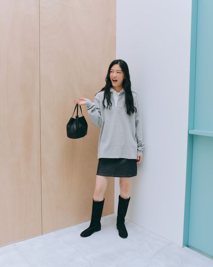 ラガーシャツとミニスカートの意外な組み合わせが可愛い！【FUDGE 10月号連動企画 – ロングスリーブとショートボトムで……。 | DAY 10】