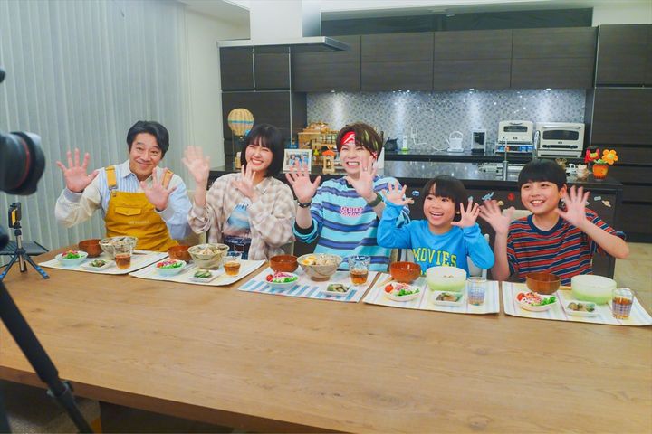 ドラマ『もうパパ！』場面写真 （C）ABCテレビ width=