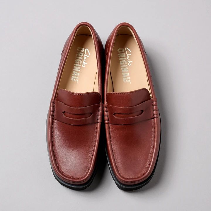 「クラークス オリジナルズ」の「Yukoner Penny」アッパー