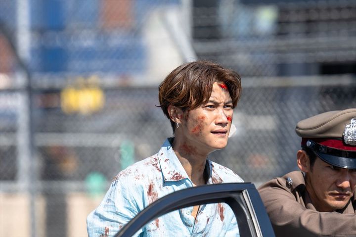 日曜劇場『VIVANT』オーム・タナパック出演シーンの場面写真 （C）TBS width=