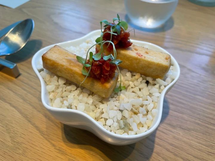 東京タワーを望む特等席で♡ 麻布台ヒルズ「Dining 33」で過ごす、特別な日のランチ_2