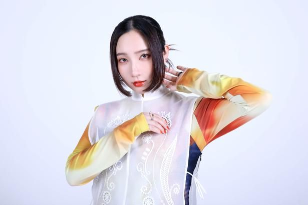  「勝負飯はステーキ！」と明かした、ファーストサマーウイカ 撮影/杉映貴子 スタイリング/近藤伊代 ヘアメイク/吉田真妃