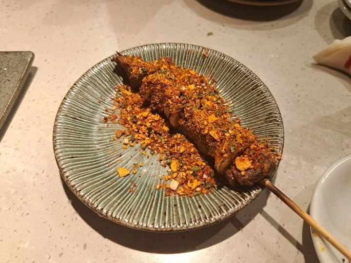 「餃子といえば芭莉龍」のやみつきラム串